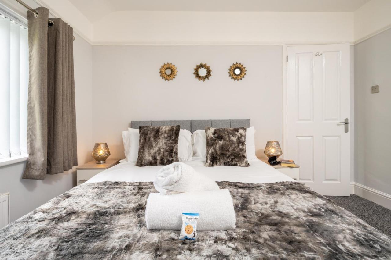 Mulberry House - Luxurious And Modern 4-Bed In Solihull Near Nec,Jlr, Airport, Resorts World, Hs2 Buitenkant foto