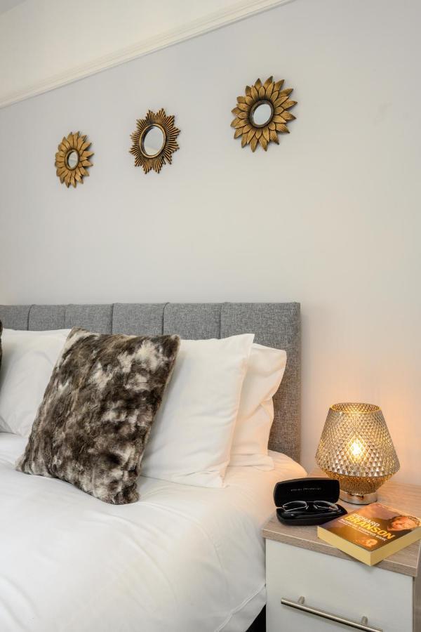 Mulberry House - Luxurious And Modern 4-Bed In Solihull Near Nec,Jlr, Airport, Resorts World, Hs2 Buitenkant foto